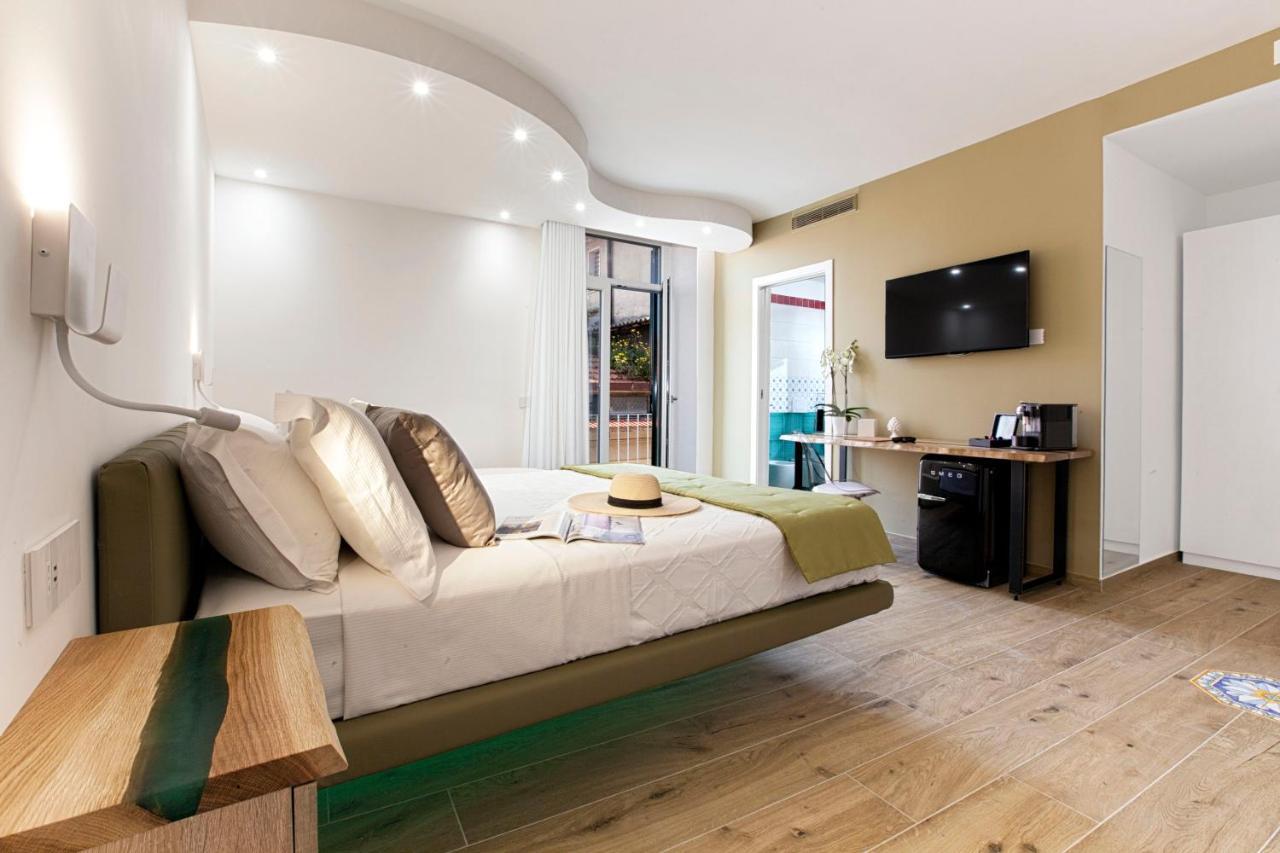 Yourhome - Lidia Rooms & Suites Сорренто Екстер'єр фото